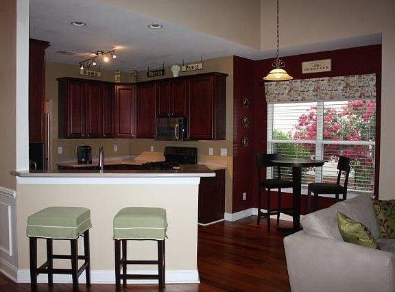 2nd image of 4977 Franconia Dr