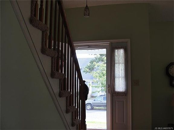 2nd image of 106 Oneida Lake Dr