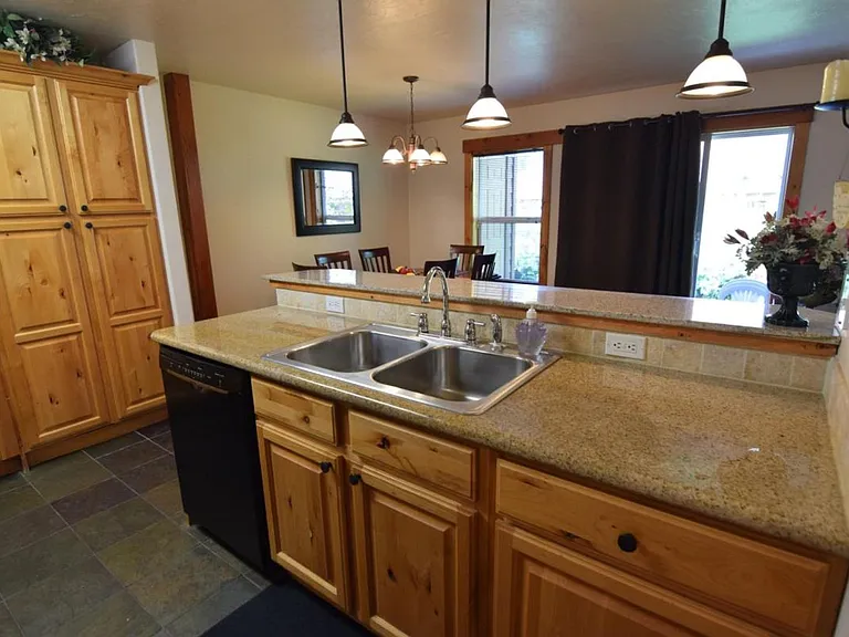 1607 Davis Ave #50 — Photo 16