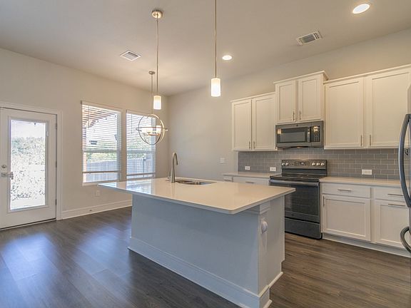 4th image of 15111 Casbah Dr