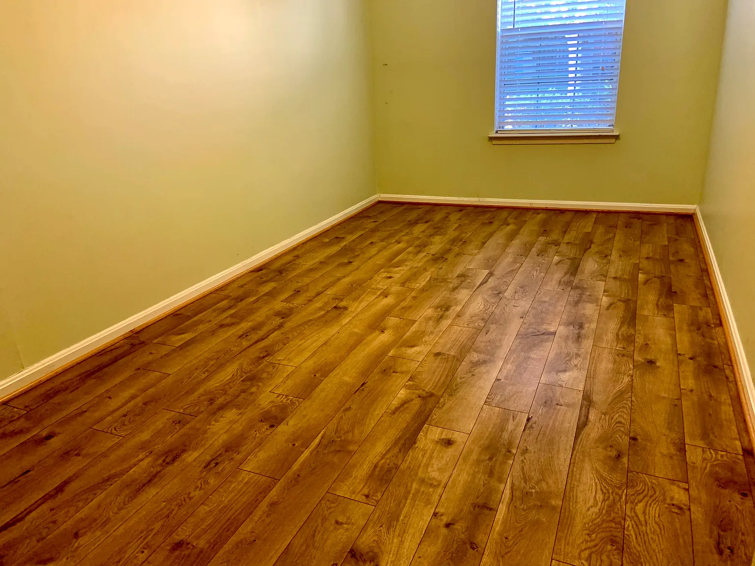 1 bed, 878 sqft, $1,350 — Photo 2