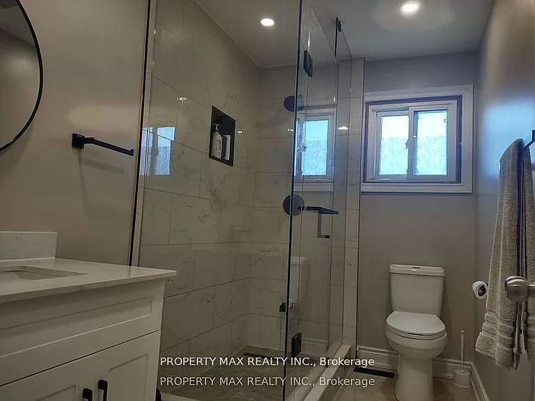 30 Glenabbey Dr #3 — Photo 7