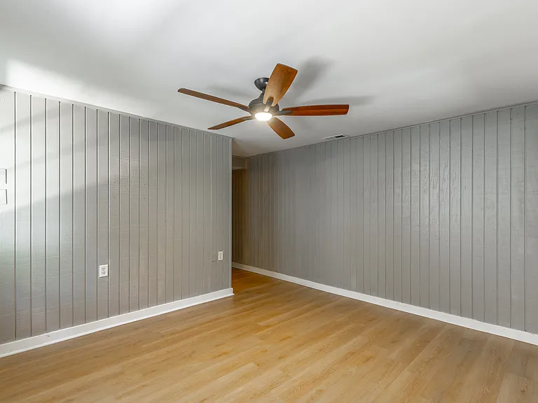 1209 Hanover St — Photo 38