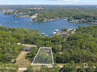 4 Chimney Poin, Sunrise Beach, MO 65079