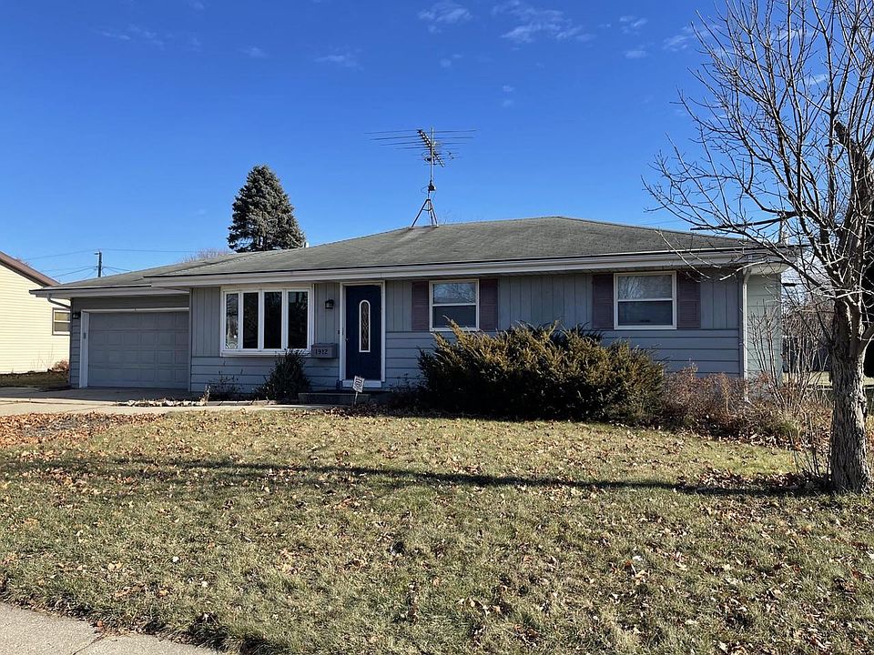 1912 North Pontiac Drive, Janesville, WI 53545 Zillow