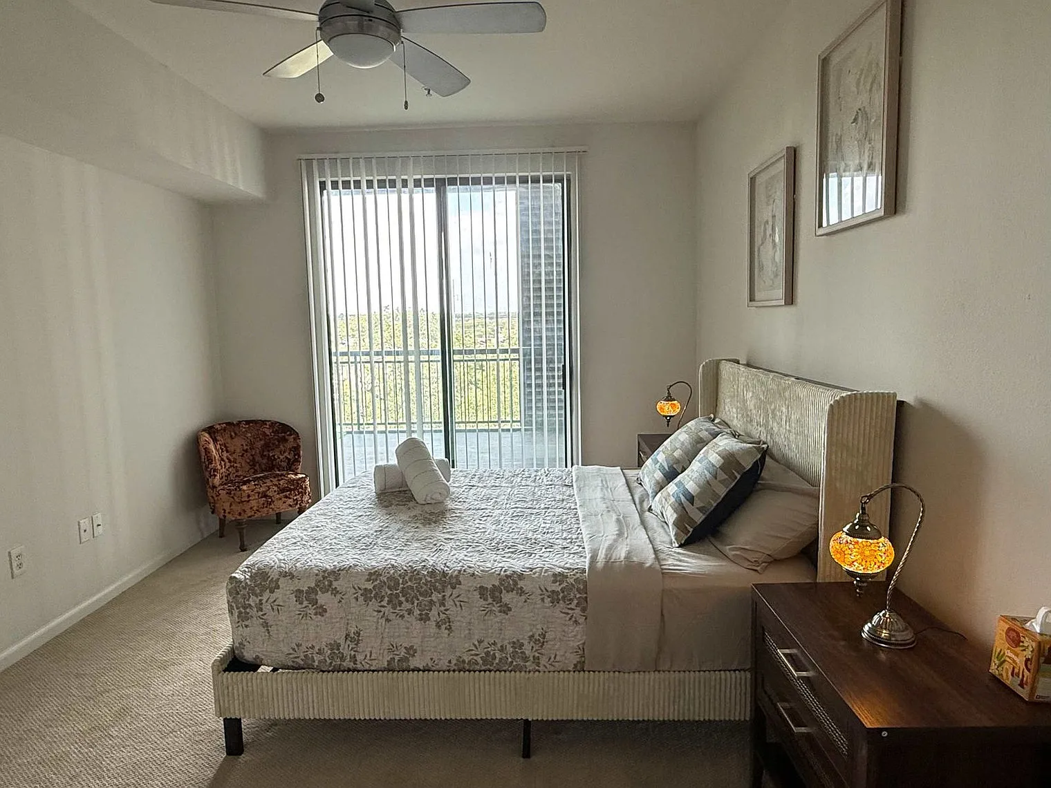 1 bed, 1.0 bath, 990 sqft, $4,151 — Photo 4