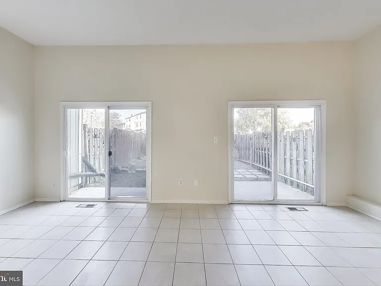6403 Entwood Ct — Photo 5