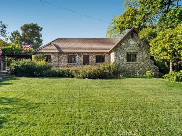 2304 Rosedale Curv, Upland, CA 91784