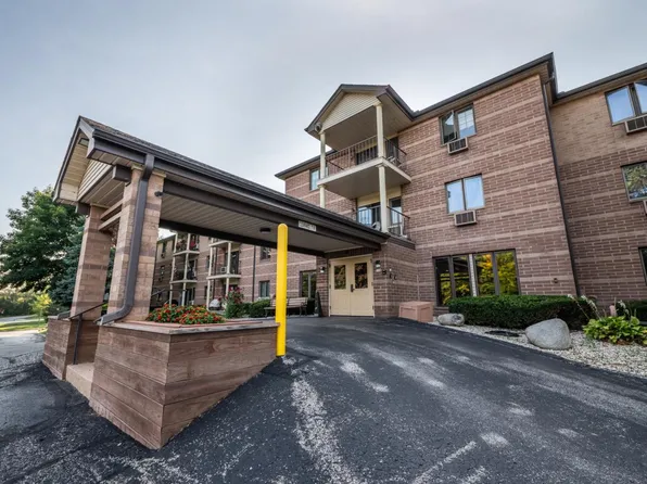 530 North Silverbrook DRIVE #222, West Bend, WI 53090