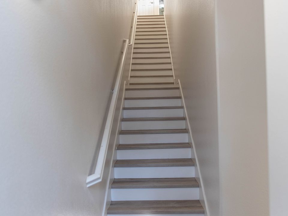 Front door entryway. Garage entrance is on the right