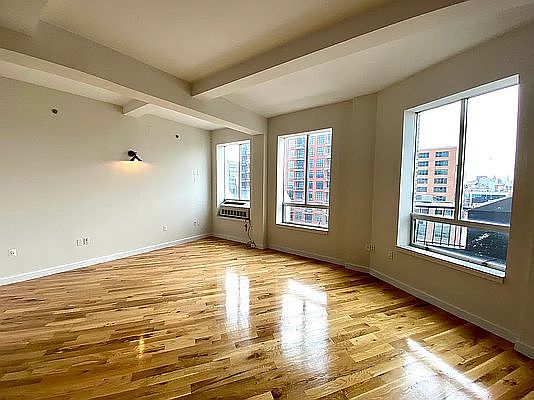1st image of 29-28 41st Ave APT 1007