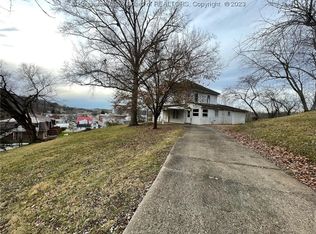 102 Highlawn Dr, Ripley, WV 25271