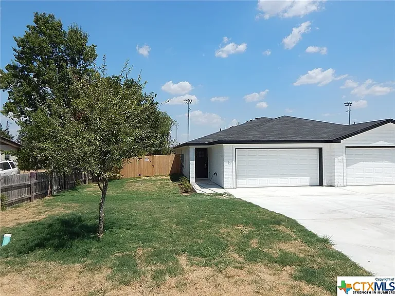 1711 Pueblo Trce #2A — Photo 1