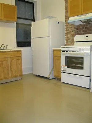 Rented by Tower Brokerage | media 15