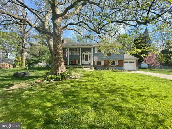 8 Fort Donelson Rd, Pennsville, NJ 08070