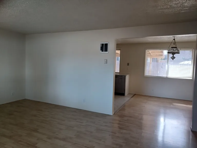 2145 Primrose St — Photo 7