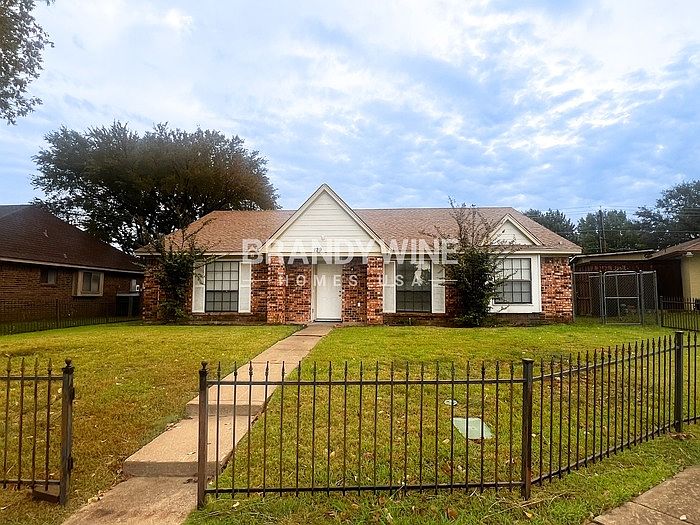 1st image of 129 E Bancroft Dr