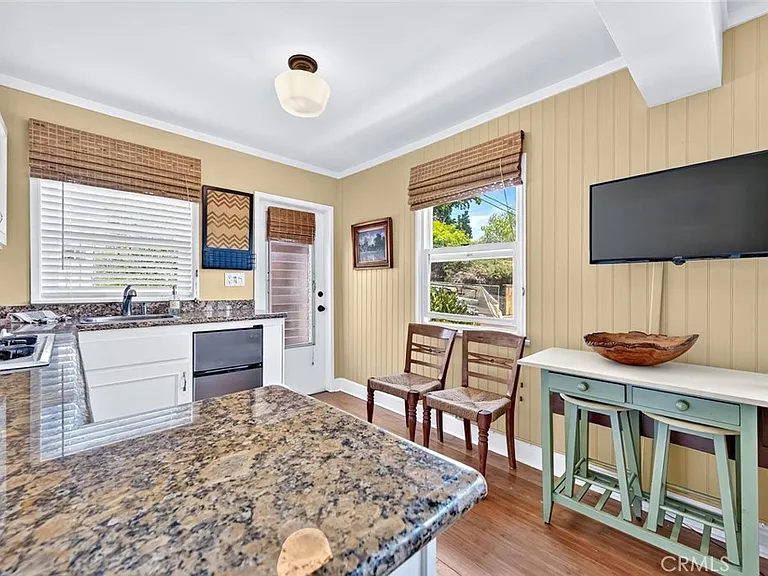 318 Holly St — Photo 11