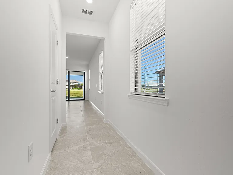 5766 Silverside Pine Ct — Photo 4