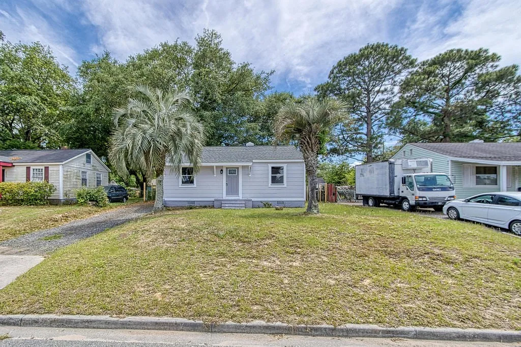 2211 Beech Street — Photo 2