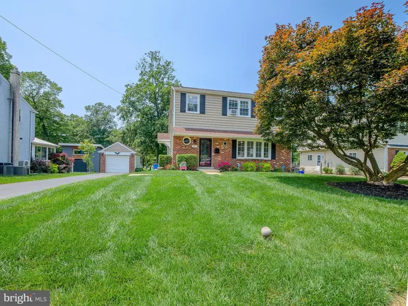 840 Lamp Post Ln, Aston, PA 19014