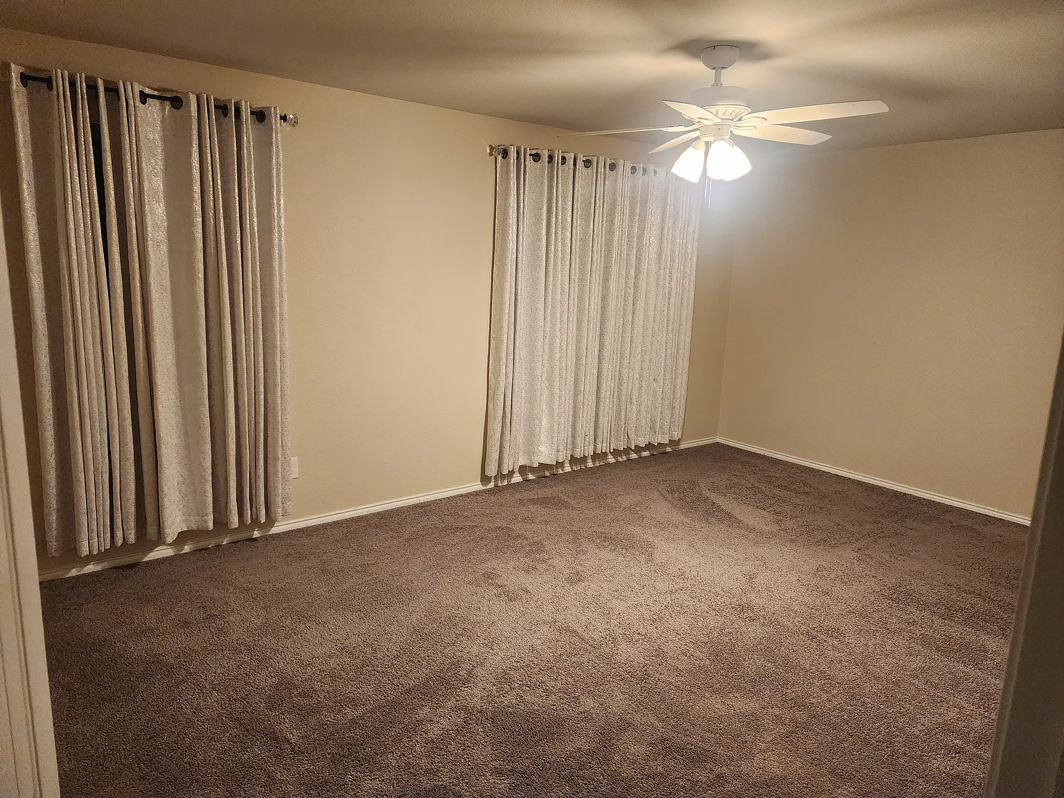 1 bed, 3946 sqft, $1,000 — Photo 3
