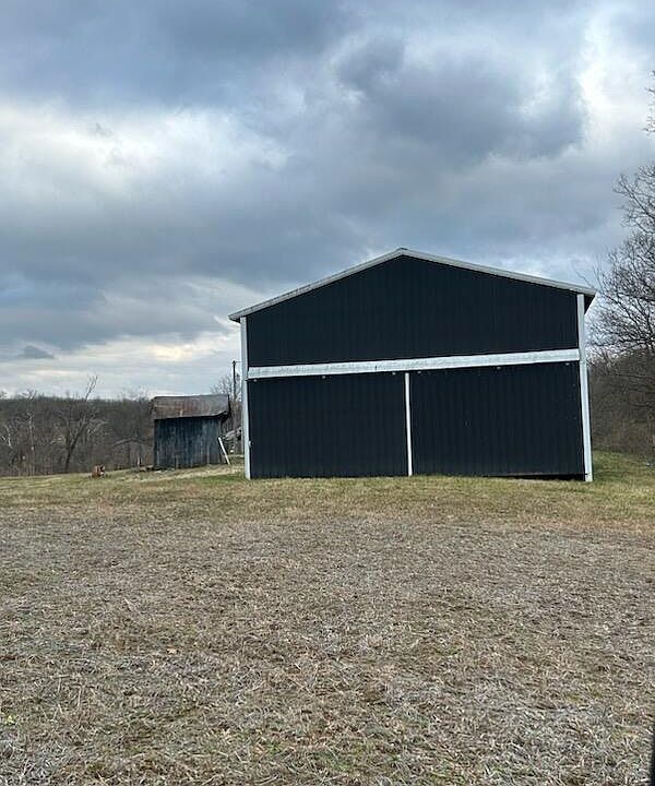2nd image of 699 Grapevine Rd