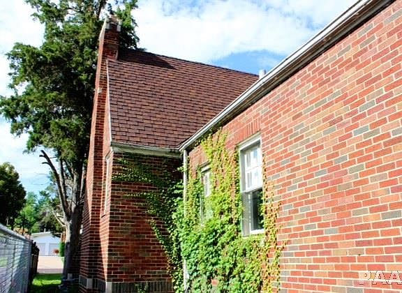 5th image of 906 E Corrington Ave