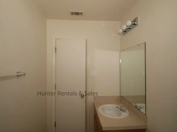 313A S 42nd St, Killeen, TX 76543