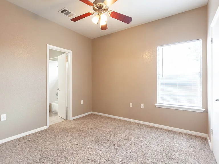 2326 Webberville Rd #B — Photo 12