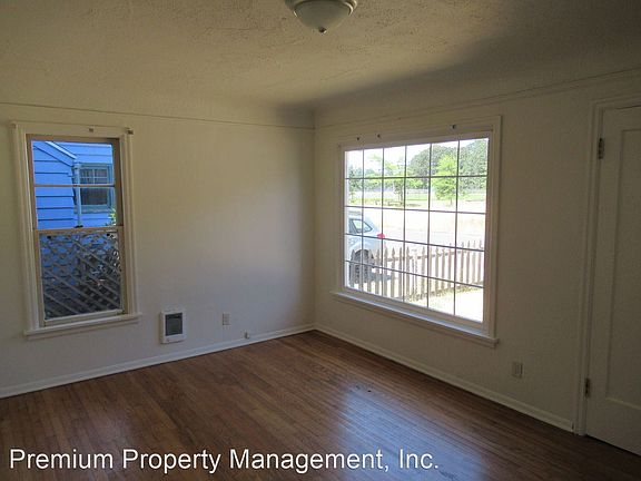 5th image of 1070 Leffelle St SE #4915743