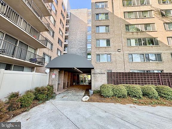 3rd image of 4410 Oglethorpe St APT 712