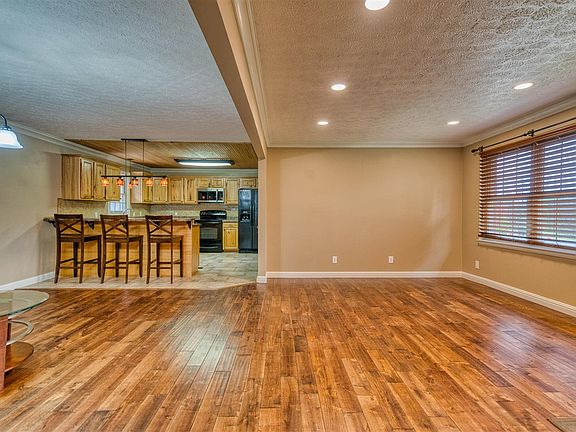 5th image of 35 Inn View Ln