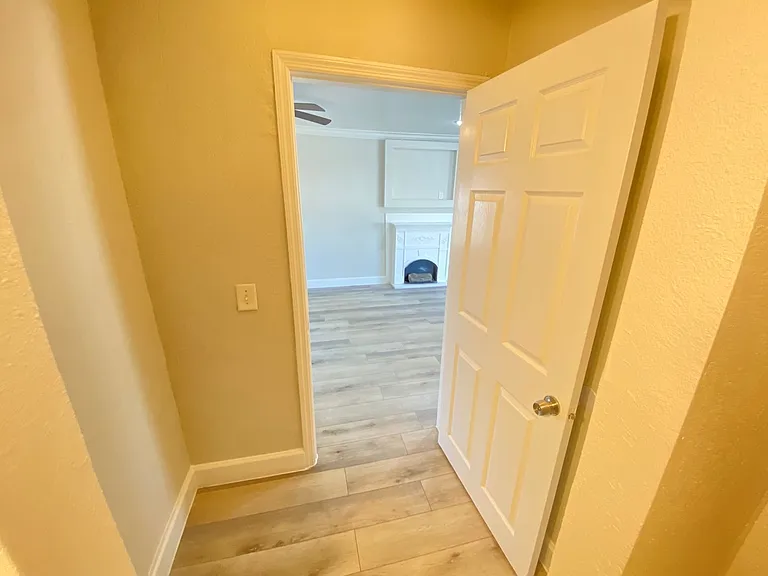 812 W Livingston St #A — Photo 11