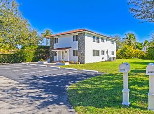1245 NE 119th St, Biscayne Park, FL 33161