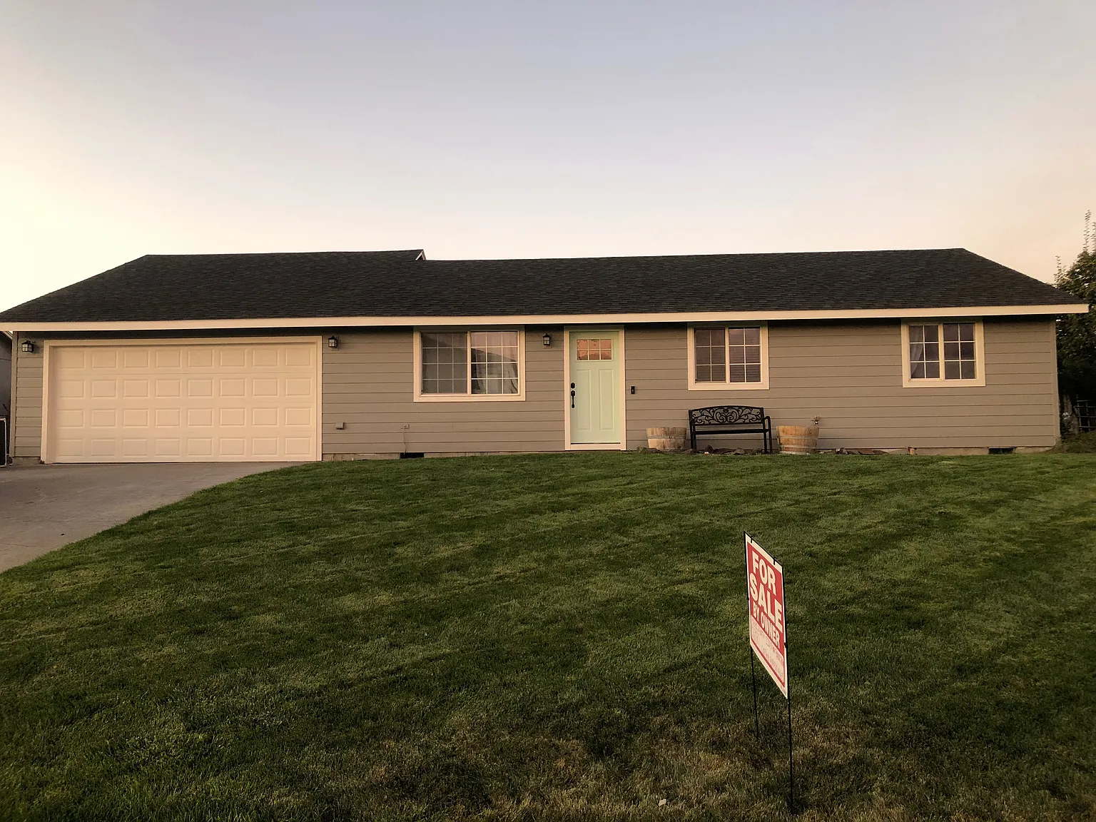 4856 Peony St photo 1