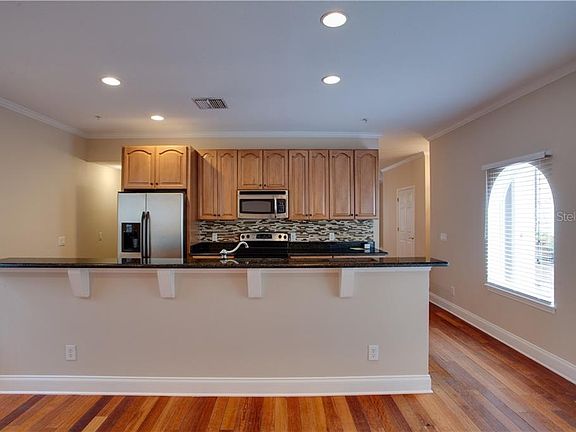 3rd image of 310 E Vanderbilt St #3