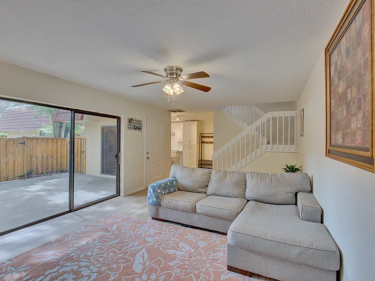 2612 2nd Ct — Photo 8