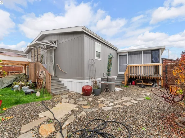 222 NW Broc Dr, Winston, OR 97496