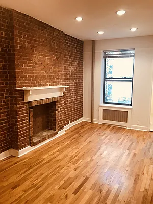 Rented by Metropolis Real Estate of Manhattan | media 29
