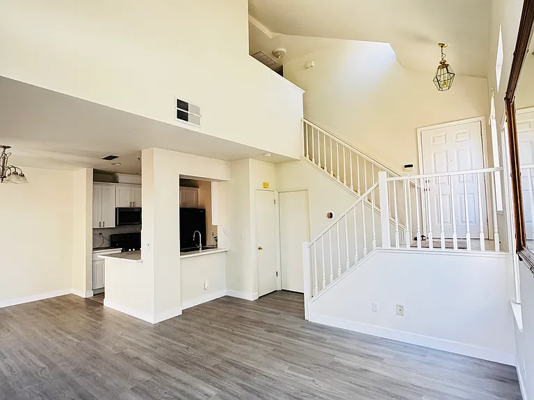 225 Tamarisk Cir — Photo 4