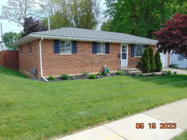 21 E Oak St, West Alexandria, OH 45381