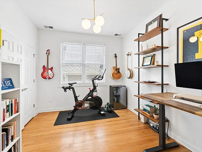 3827 N Greenview Ave #2S — Photo 19