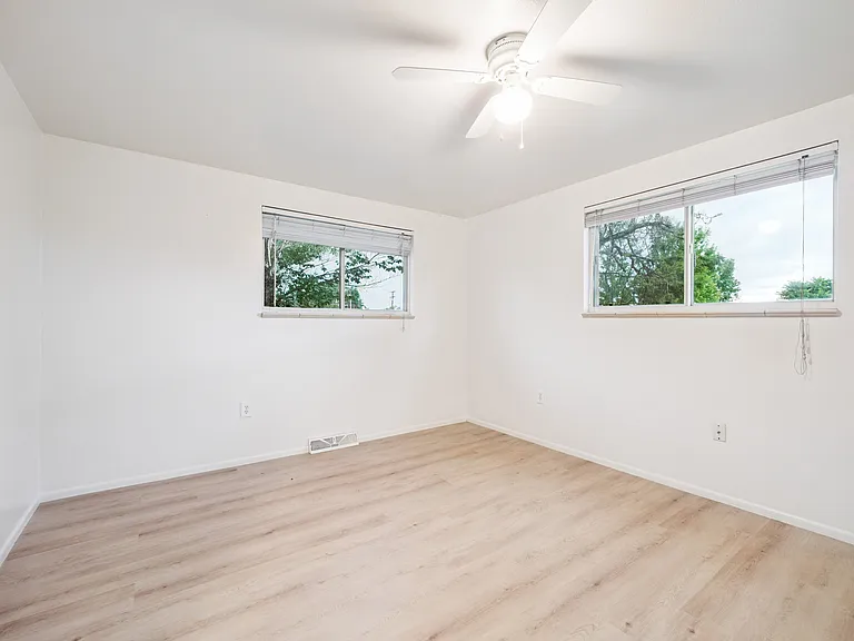 6017 W Jefferson Pl — Photo 9