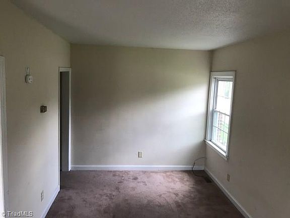 2nd image of 909 E Bragg St