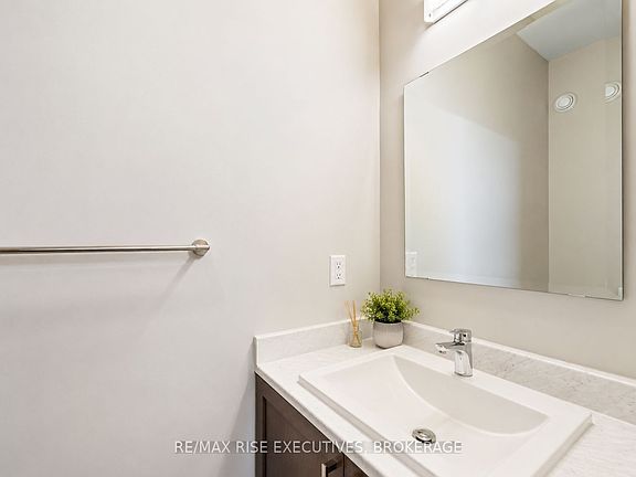 5th image of 1201 Max Cres
