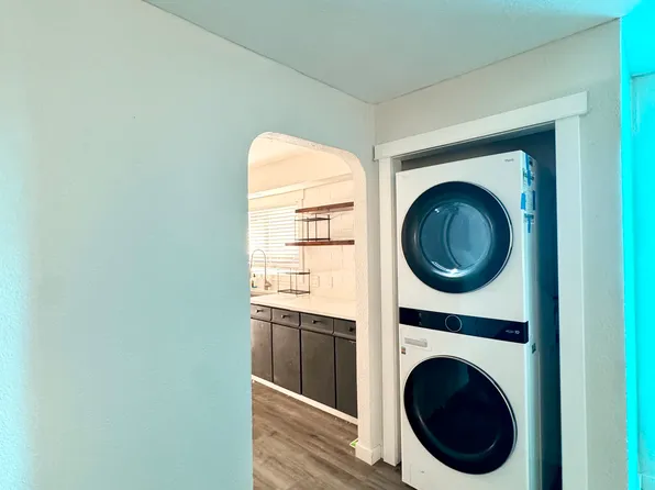 7025 SE Clatsop St, Portland, OR 97206