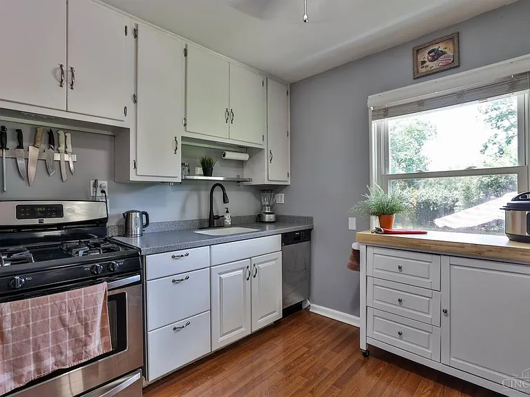 8651 Wicklow Ave — Photo 9
