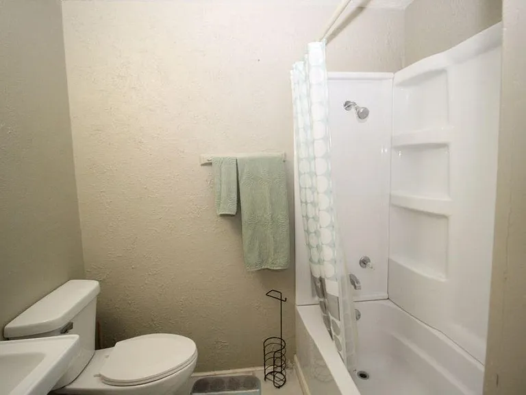 404 1/2 N Dewey St #7 — Photo 7