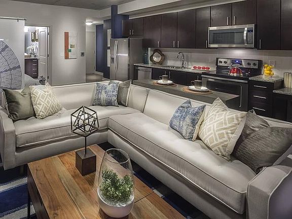 4th image of 1625 Mainstreet St #2113N